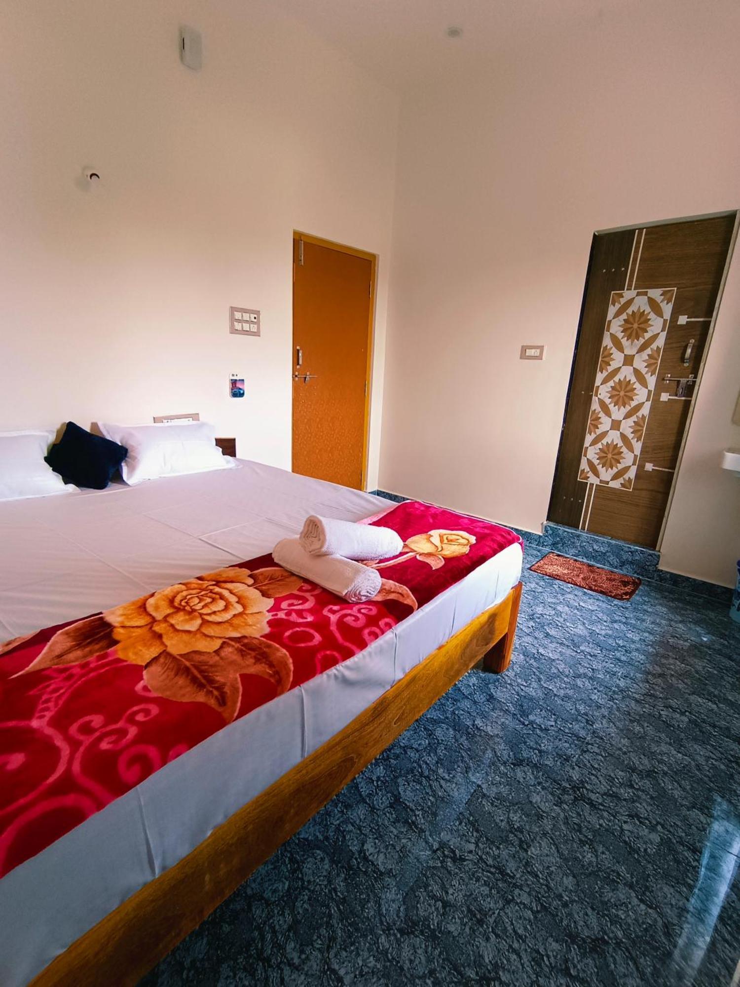 Hampi Anjana Home Stay Buitenkant foto